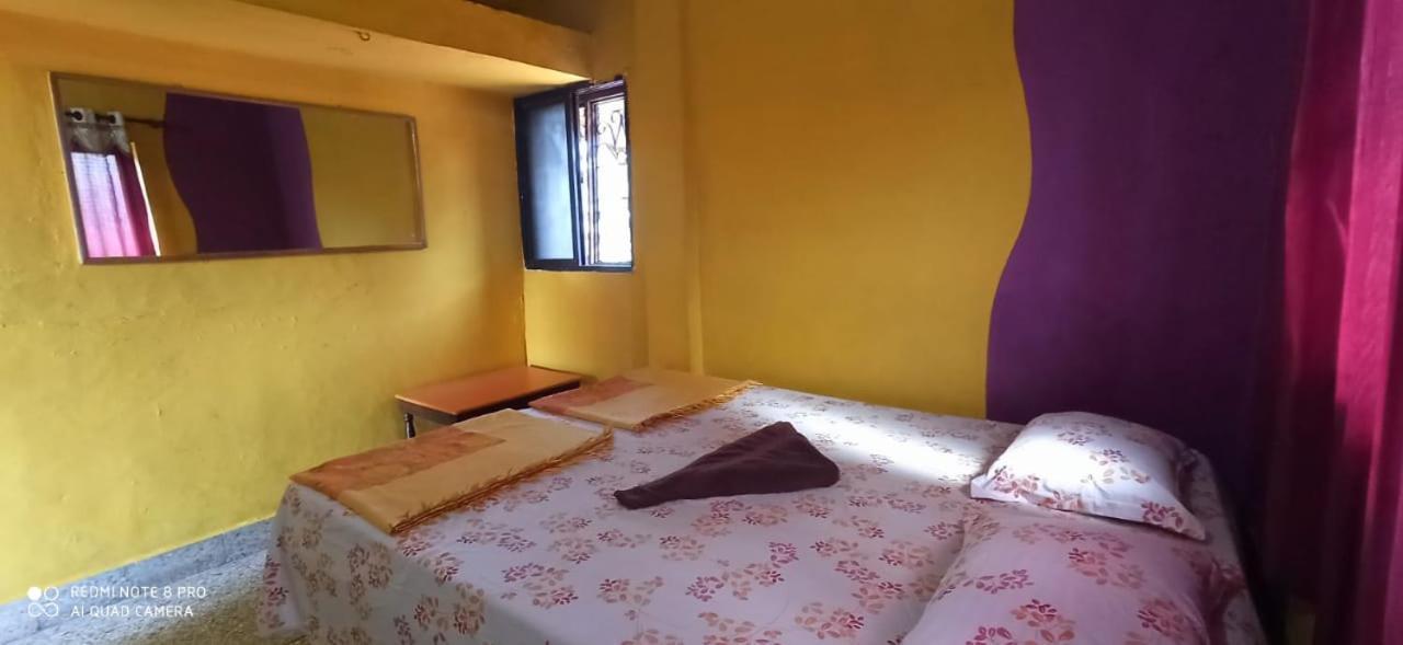 Vicky'S Home Stay Hampi Exterior photo